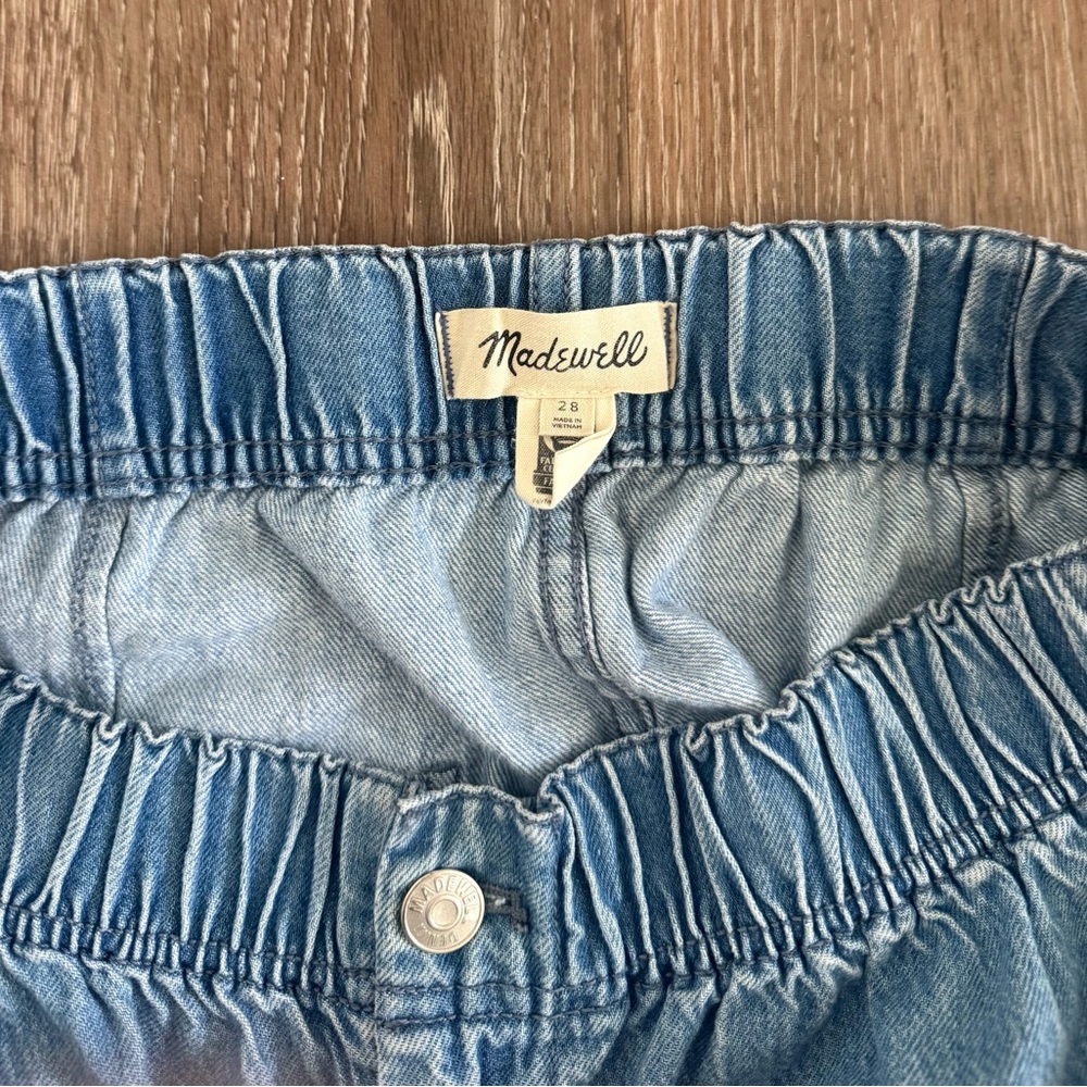 Denim Elastic-Waist Women’s Shorts - Light Blue - Picture 3 of 3